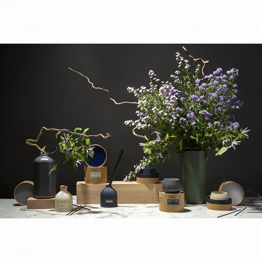 Свеча ароматическая Vetiver & Black cypress из коллекции Edge, серый, 30 ч