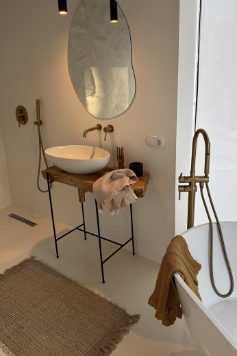 Полотенце банное из умягченной вафли цвета охры из коллекции Essential, 70x140 см