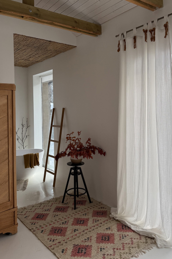 Штора из муслина с декором цвета карри из коллекции Essential, 150х290 см