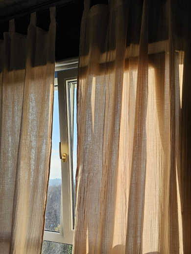 Штора из муслина бежевого цвета из коллекции Essential, 150х290 см