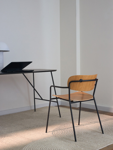 Стул с подлокотниками Torfrid, светлый орех