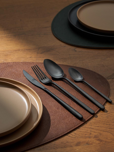 Набор столовых приборов Pure, черные матовые, 16 пред.
