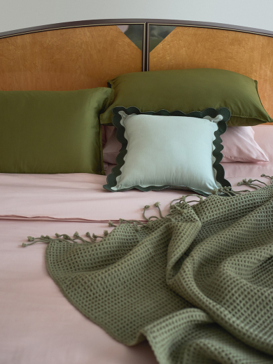 Плед из шерсти травянисто-зеленого цвета из коллекции Essential, 130х180 см