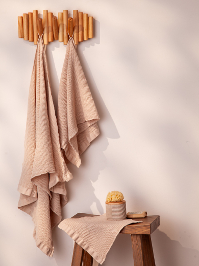 Полотенце банное из умягченной вафли кремового цвета из коллекции Essential, 70x140 см