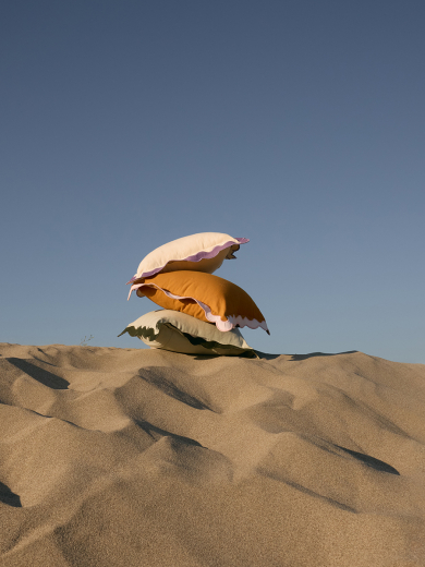 Чехол на подушку с контрастным кантом сиреневого цвета из коллекции Trendy Ruffles, 40х40 см