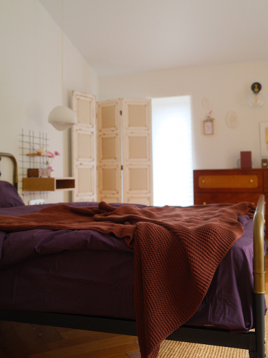 Плед из хлопка жемчужной вязки терракотового цвета из коллекции Essential, 130х180 см