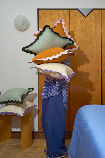 Чехол на подушку с контрастным кантом зеленого цвета из коллекции Trendy Ruffles, 40х40 см