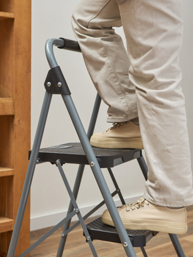 Стремянка Stable, 3 ступени, 1 м, черная