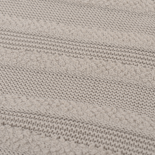 Плед из хлопка с буклированной вязкой светло-серого цвета из коллекции Essential, 130х170 см