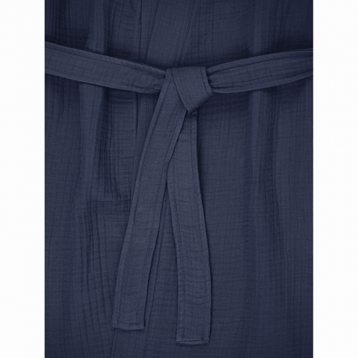 Халат из многослойного муслина темно-синего цвета из коллекции Essential, размер L
