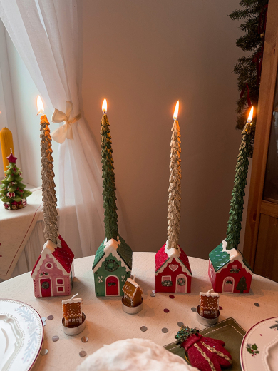 Набор из двух свечей золотого цвета из коллекции New Year Essential, 25 см