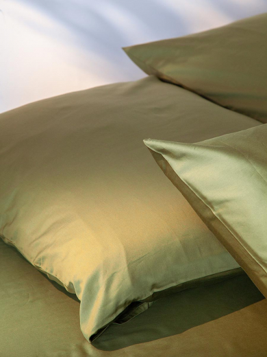 Набор наволочек из премиального сатина оливкового цвета из коллекции Essential, 70х70 см