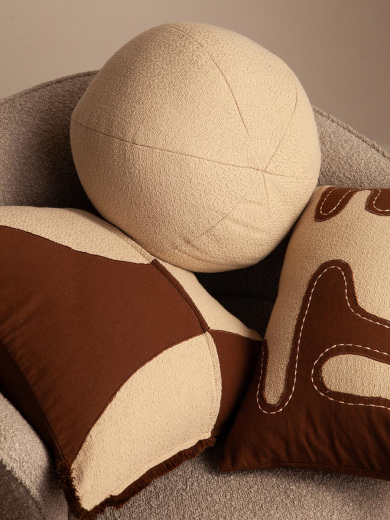 Подушка декоративная Sand Sphere из коллекции Essential, Ø28 см