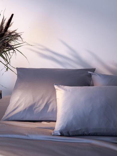 Набор наволочек из премиального сатина светло-серого цвета из коллекции Essential, 50х70 см