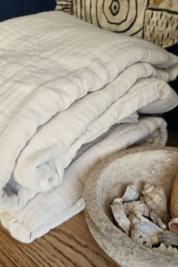 Штора из муслина бежевого цвета из коллекции Essential, 150х290 см