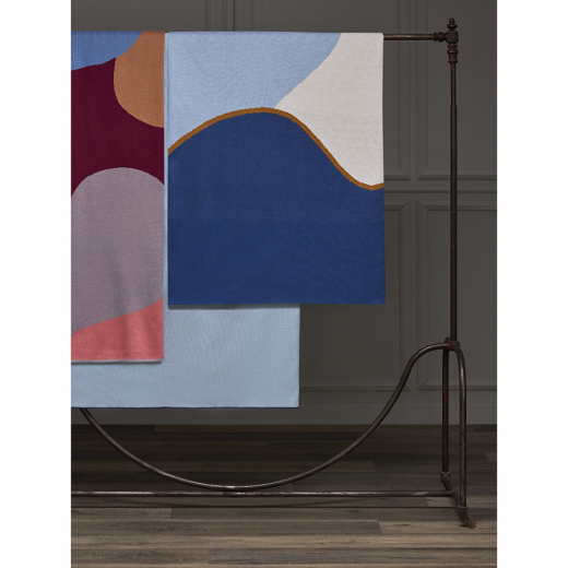 Плед из хлопка с авторским принтом синего цвета из коллекции Freak Fruit, 130х180 см