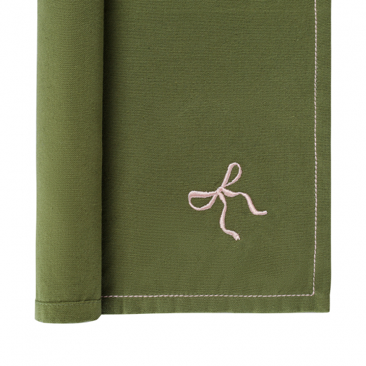 Салфетка сервировочная Fancy Bows оливкового цвета из коллекции Essential, 45х45 см