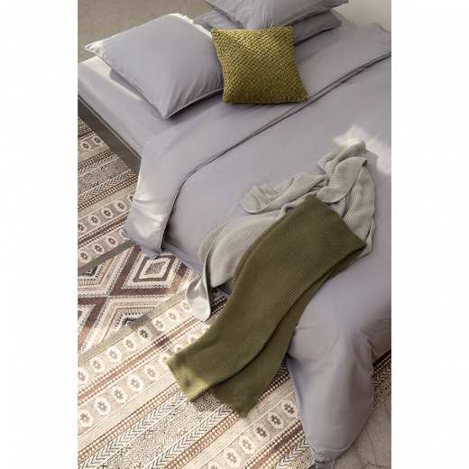 Плед из хлопка жемчужной вязки оливкового цвета из коллекции Essential, 130х180 см