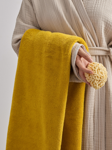 Полотенце банное цвета охры из коллекции Essential, 90х150 см