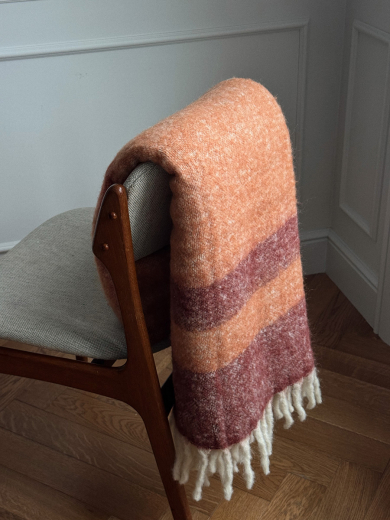 Плед мохеровый Over Horizon терракотового цвета из коллекции Trendy Ruffles, 130х180 см