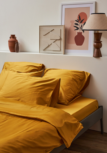 Простыня из премиального сатина горчичного цвета из коллекции Essential, 180х270 см