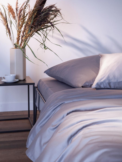 Комплект постельного белья из премиального сатина светло-серого цвета из коллекции Essential, 200х22