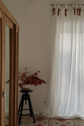 Штора из муслина с декором цвета карри из коллекции Essential, 150х290 см