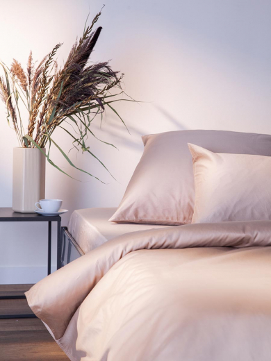 Простыня из премиального сатина бежевого цвета из коллекции Essential, 180х270 см