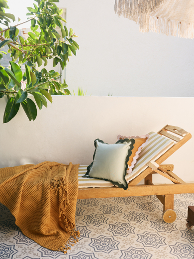 Чехол на подушку с контрастным кантом зеленого цвета из коллекции Trendy Ruffles, 40х40 см