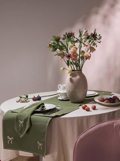 Скатерть Fancy Bows бежевого цвета из коллекции Essential, 180х240 см