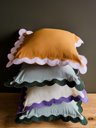 Чехол на подушку с контрастным кантом зеленого цвета из коллекции Trendy Ruffles, 40х40 см