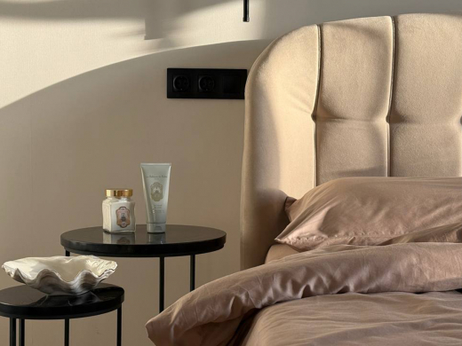 Простыня из премиального сатина бежевого цвета из коллекции Essential, 240х270 см