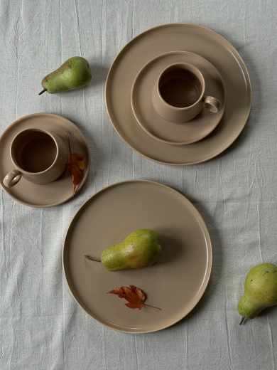 Набор из двух чайных пар бежевого цвета из коллекции Essential, 250 мл