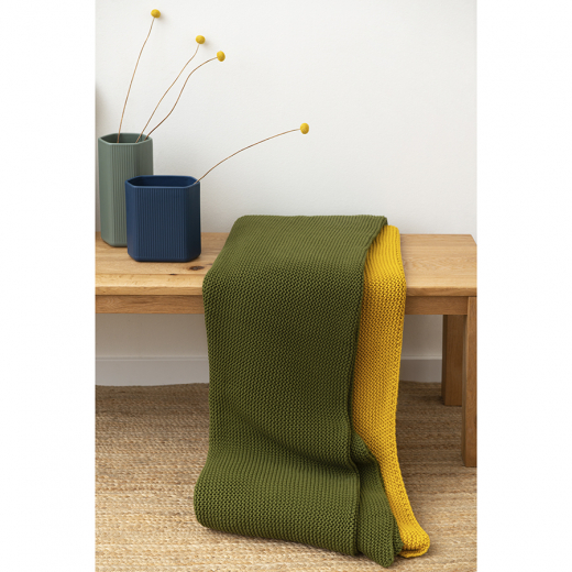 Плед из хлопка жемчужной вязки оливкового цвета из коллекции Essential, 130х180 см