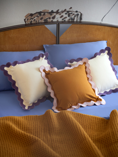 Чехол на подушку с контрастным кантом сиреневого цвета из коллекции Trendy Ruffles, 40х40 см