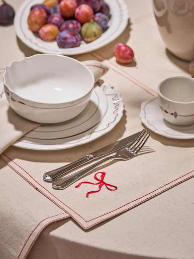 Салфетка под приборы Fancy Bows бежевого цвета из коллекции Essential, 35х45 см