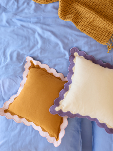 Чехол на подушку с контрастным кантом зеленого цвета из коллекции Trendy Ruffles, 40х40 см