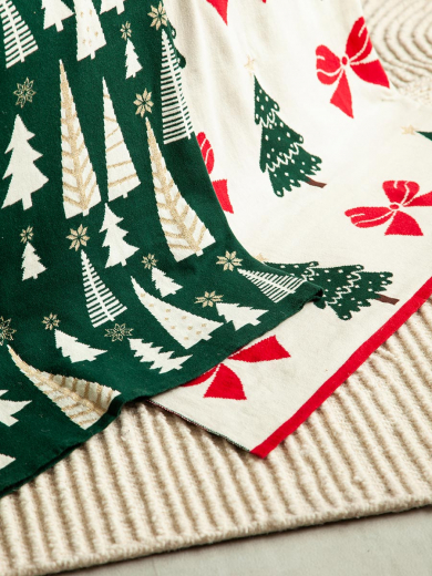 Плед из хлопка с новогодним рисунком Christmas Bows из коллекции New Year Essential, 130x180 см