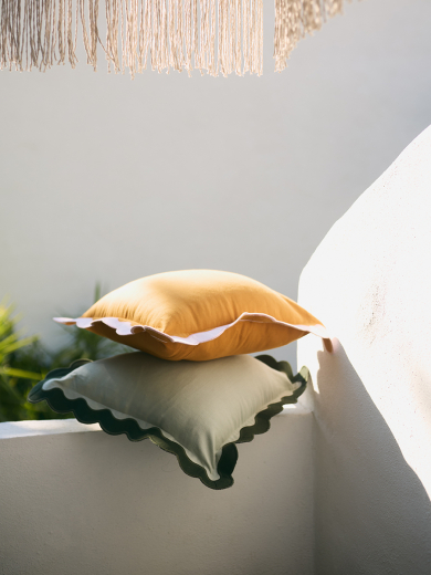 Чехол на подушку с контрастным кантом розового цвета из коллекции Trendy Ruffles, 40х40 см