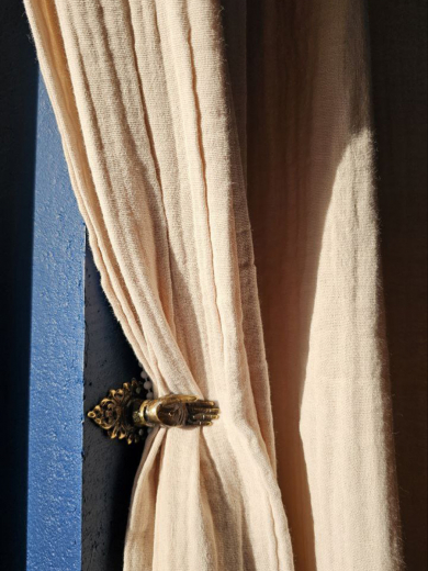 Штора из муслина бежевого цвета из коллекции Essential, 150х290 см