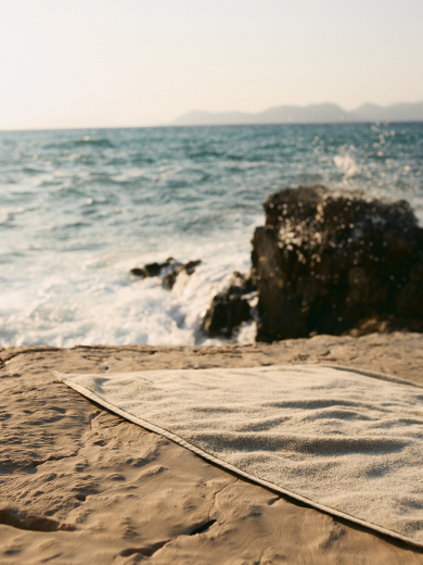 Полотенце банное бежево-серого цвета из коллекции Essential, 70х140 см