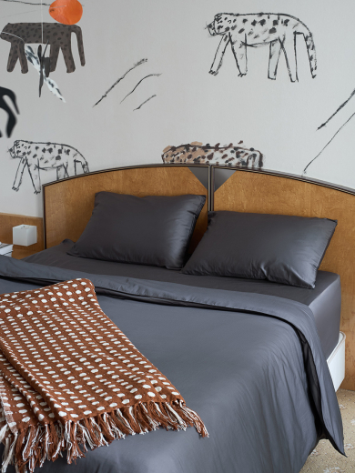 Покрывало из хлопка Polka dots карамельного цвета из коллекции Essential, 180х250 см