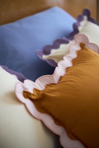 Чехол на подушку с контрастным кантом розового цвета из коллекции Trendy Ruffles, 40х40 см