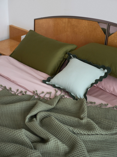 Плед из шерсти травянисто-зеленого цвета из коллекции Essential, 130х180 см