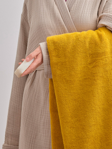 Полотенце банное цвета охры из коллекции Essential, 90х150 см